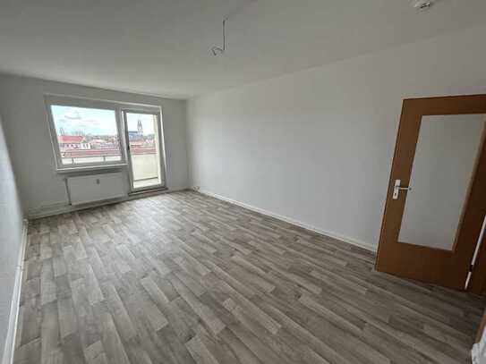 Erstbezug nach Sanierung! 3-Zimmer-Wohnung mit Balkon!