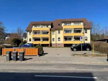 Helle 2-Zimmer Wohnung mit Laminat/ Balkon und icl.. Stellplatz zu vermieten!!