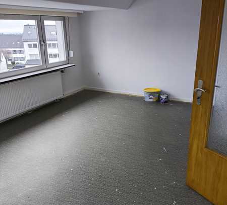 Attraktive und gepflegte 2-Zimmer-DG-Wohnung in Solingen