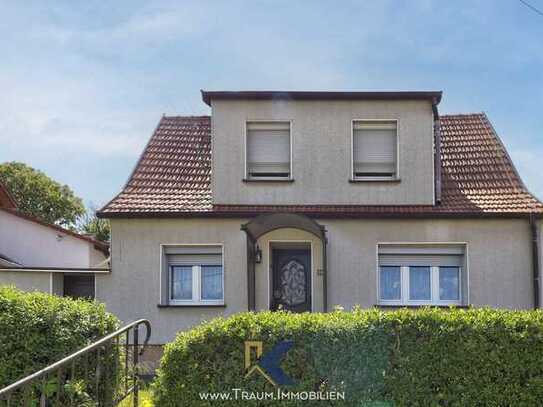 Schnuckeliges Einfamilienhaus mit Hof und Garage in Großenehrich