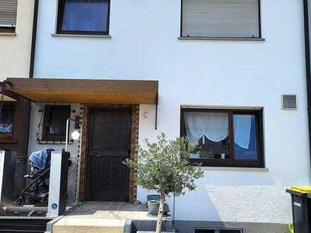 *Gepfl. Reihenhaus mit Garten!* Garage u. Stellplatz! Barrierearm mit Treppenlift! Beziehbar!