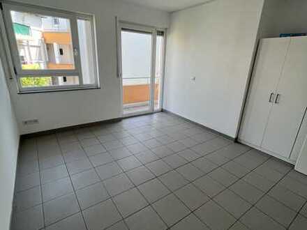 Helles, großzügiges Zimmer in bestehender 2er WG