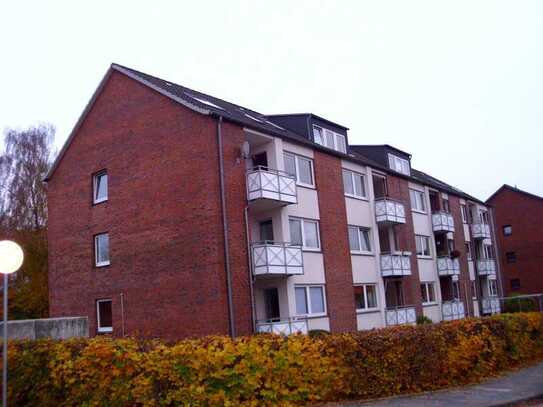 Itzehoe-Sude: Berufstätiger Mieter für gemütliche Dachgeschosswohnung per 01.08. gesucht