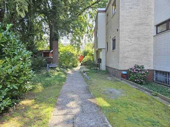 Verkauf Eigentumswohnung: Dachgeschoss-Wohnung, 1.OG, 3 Zimmer, mit Terrasse und Balkon, mit Garage