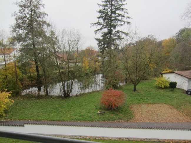                                                               Gro&szlig;e 4-Zimmerwohnung mit Balkon                                                       in Altdorf (Landshut)
