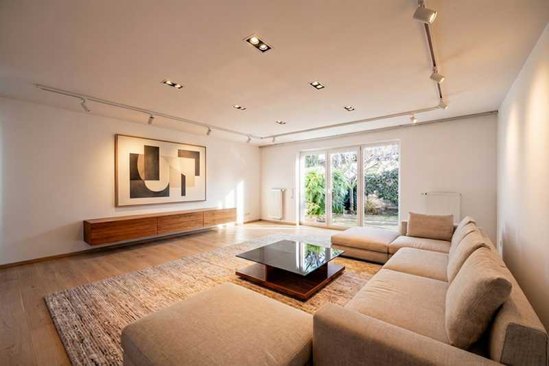 Familienidyll in ruhiger Lage Weiß - Doppelhaushälfte mit eigenem Garten, Sauna und Keller