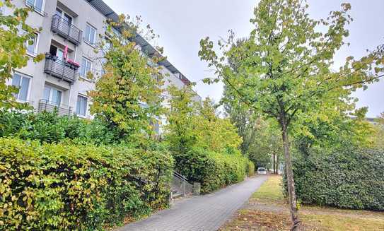 Reizvolle 3-Zimmerwohnung mit kleinem Garten und Terrasse in Schönefeld