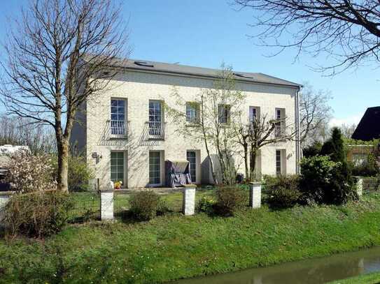 Deichlage zwischen Friedrichskoog und Friedrichskoog-Spitze: 4-Zimmer Maisonette-Wohnung im 1. OG