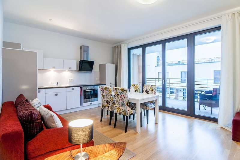 Alles-inklusive-Miete: Hochwertige 2-Zimmerwohnung mit Balkon in der Kastanienallee