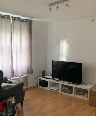 Geräumige und gepflegte 1-Zimmer-EG-Wohnung mit EBK in Reutlingen