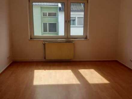 HA-Mitte//Schöne 3,5- Zi -ETW mit Balkon und weißem Bad