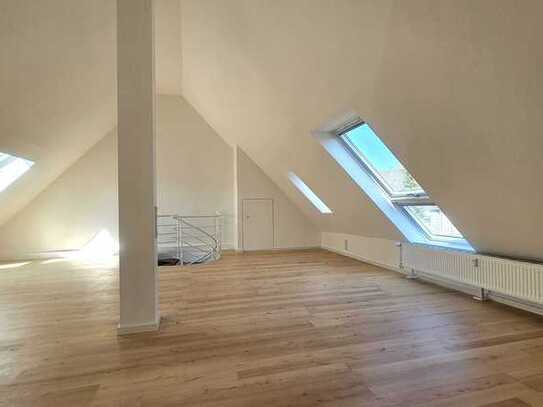 Stylische Maisonette mit Wow-Faktor – Licht, Luft und Luxus auf zwei Ebenen!