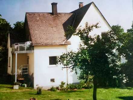 Wilnsdorf - Direkt - Preiswerte 5-Zimmer-DG-Wohnung mit Balkon