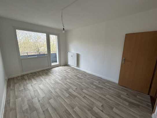 Frisch renovierte 3-Zimmer-Wohnung mit Balkon!