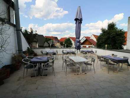 Restaurant mit wunderschöner Dachterrasse und 3-Zimmerwohnung in Sankt Leon-Rot