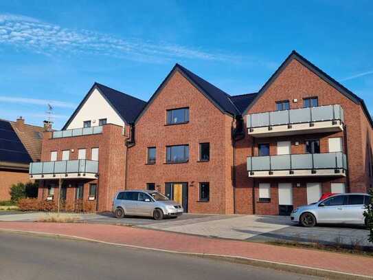 Moderne 2 Zimmer-Wohnung mit Terrasse und Gartenanteil