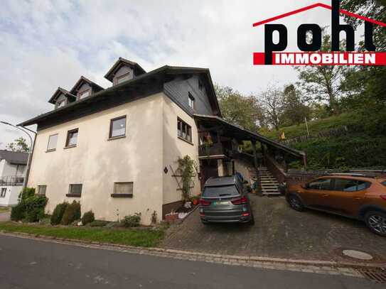 Großes Zweifamilienhaus mit viel Platz, in einem ruhigen Ortsteil von Bad Rodach!