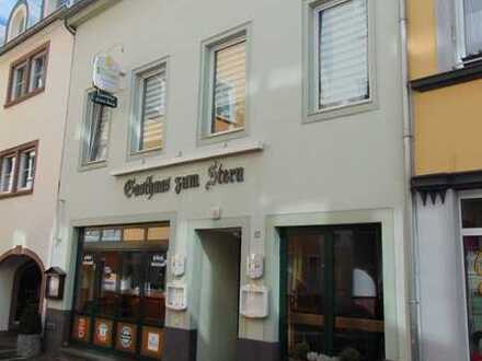 Top Gastronomie in guter Lage mit großer Wohnung