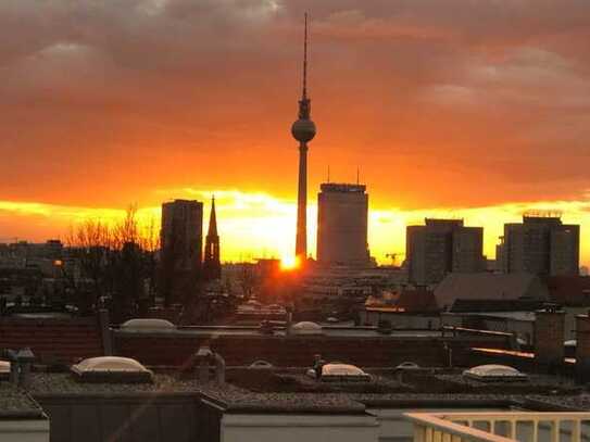 Zwischenmiete: Luxuriöse, möblierte 3-Zimmer-Penthouse-Wohnung mit 2 Balkonen und Aufdachterrasse