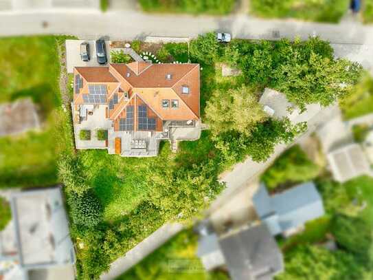 Einziehen und Wohlfühlen! Freistehendes Einfamilienhaus mit großem Garten und Blick ins Grüne