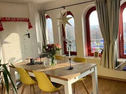 Exklusive, geräumige 2-Zimmer-Maisonette-Wohnung mit Einbauküche in Rostock