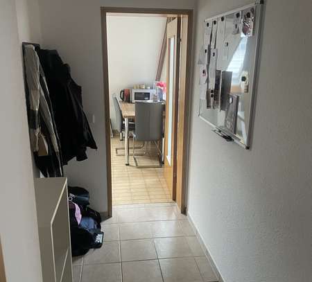 Freundliche 1,5-Zimmer-DG-Wohnung mit Einbauküche in Ehningen