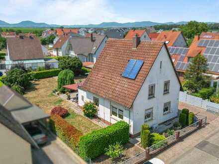 Schönes Einfamilienhaus mit großem Garten in Insheim!