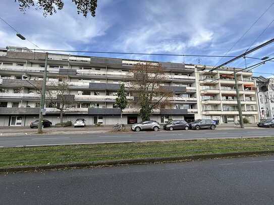 Düsseldorf Oberkassel - sanierte 3-Zimmer Wohnung mit großzügigem Balkon und Rheinblick zur Miete