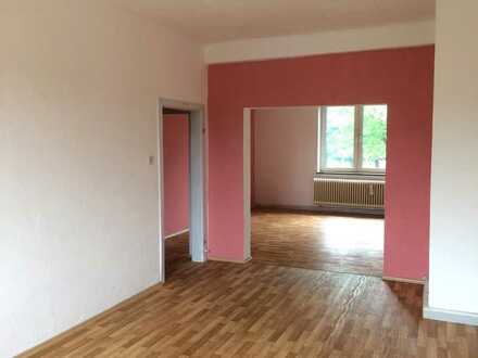 Helle und großzügige 3,5-Zi.-Wohnung mit Südbalkon