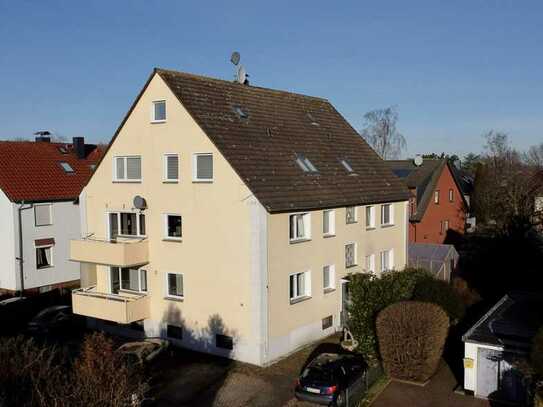 Stilvolles Wohnen mit Extras: 4-Zimmer-Wohnung mit ausbaubarem Dachboden und Garage