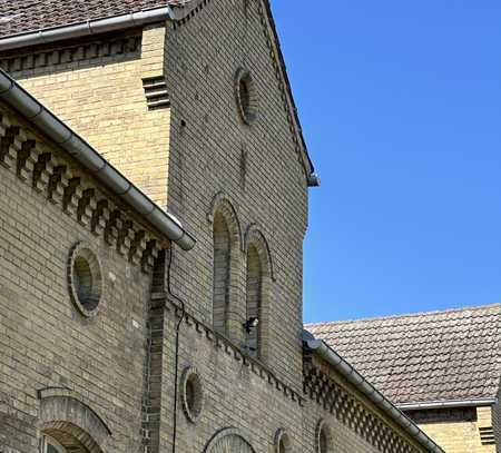 Einzigartiges Herrenhaus mit großzügigem Grundstück in Ostseenähe! *Provisionsfrei*