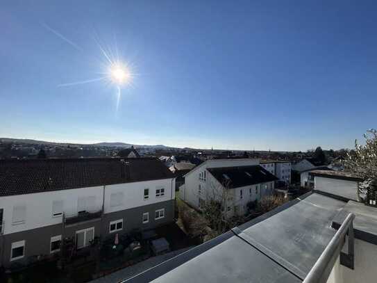 Schicke Penthouse 2 Zimmerwohnung mit Küche und Balkon