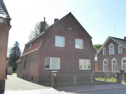 Großzügiges Zweifamilienhaus im Herzen von Bunde!