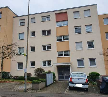 Gepflegte 2-Zimmer-Wohnung mit Balkon und Einbauküche in Wendlingen