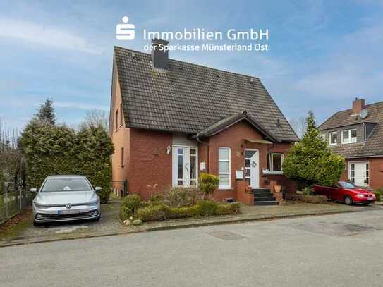 Zweifamilienhaus in ruhiger Wohnlage (Erbbaurecht)!