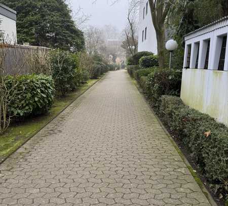 2-Zimmer-Wohnung mit Balkon und Einbauküche in Köln Weiden