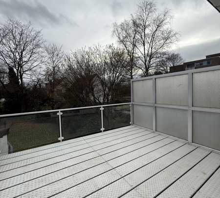 Erstbezug nach Sanierung: schöne 4-Zimmer-Wohnung mit EBK und Dachterrasse im Dortmunder Süden