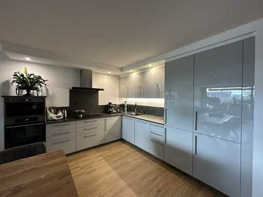 Moderne 3-Zimmer-Wohnung mit Einbauküche und Balkon in Kaarst