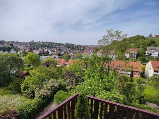 Ruhige 3-Zimmer Wohnung in Halbhöhenlage mit traumhaftem Ausblick über Stuttgart