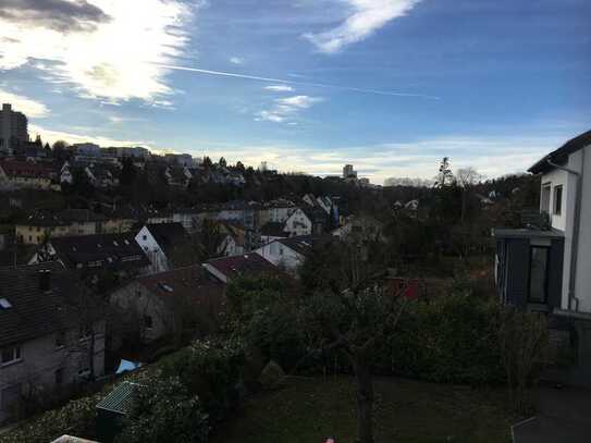 Großzügige 3,5 Zi.-Whg., Garten, Balkon u. Süd-Blick in exklusiver Wohnlage der Reichertshalde in LB