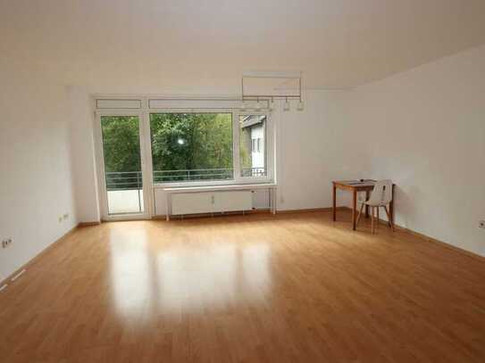 + Kaarst + 4-Zimmer + ca. 107m² + 3 Schlafzimmer + 2 Badezimmer + Balkon + TG Stellplatz (+50,00€) +