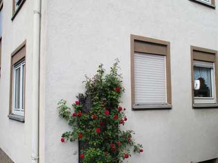 Modernisierte Wohnung mit vier Zimmern sowie Balkon und EBK in Bruchsal
