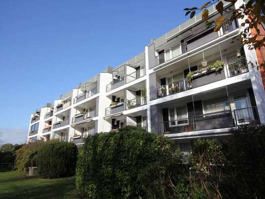 Großzügige 3-Zimmer-Wohnung mit Blick ins Grüne in Schenefeld-Dorf