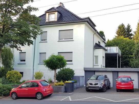 Stilvolle, modernisierte 2-Raum-Wohnung, gehobene Innenausstattung mit Balkon in Solingen