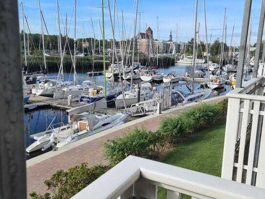 Sehr schöne Eigentumswohnung in Greifswald, wohnen wo andere Urlaub machen (Marina am Ryck) !!!