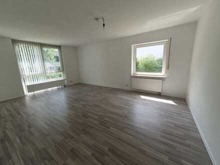 Schöne 3-Zimmer-EG-Wohnung mit Balkon, Einbauküche und Stellplatz direkt in Büren Stadt