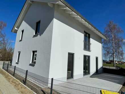 Grundstück mit NEUBAU: Einziehen in moderne Stadtvilla, 6 Zimmer, 2 Bäder, Fuchstal-Leeder