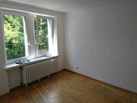 Altbauwohnung am Park mit Terrasse und EBK - WZ-Altstadt