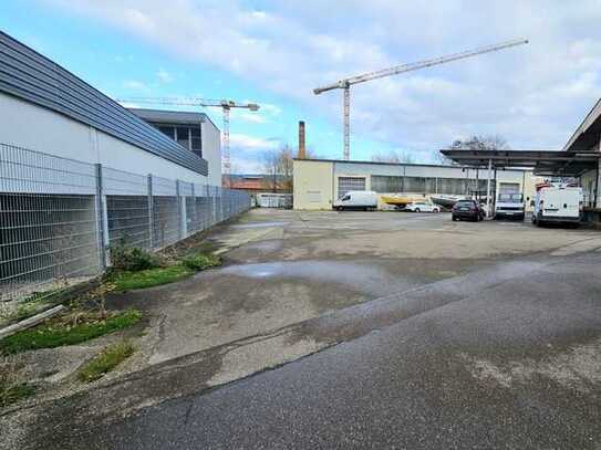 Zentrale XXL Lagerhalle auf großem Grund!