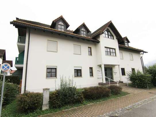 schöne 2 Zimmer DG Mietwohnung mit Seeblick in Hartkirchen - Cernota Immobilien